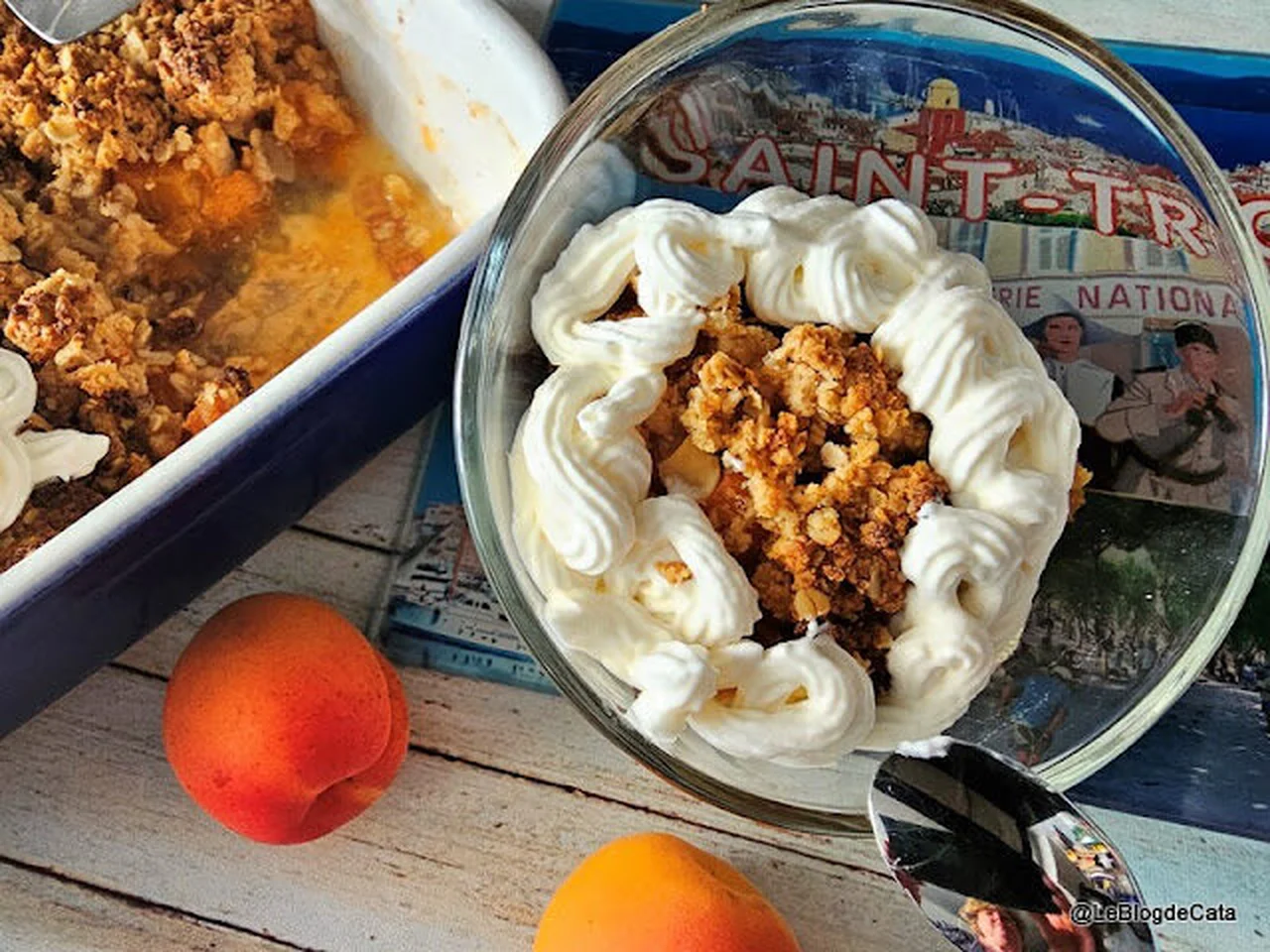 Crumble d'abricots aux amandes et beurre de cacahuètes