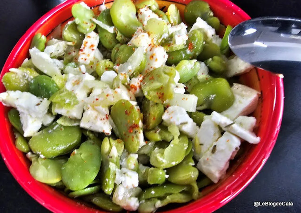Salade express aux fèves et à la feta