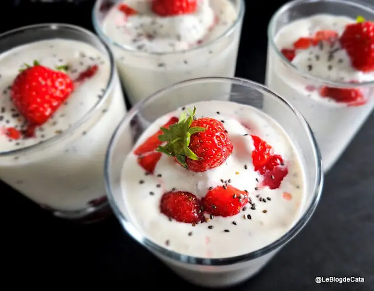 Verrines fraises, fromage blanc et graines de chia