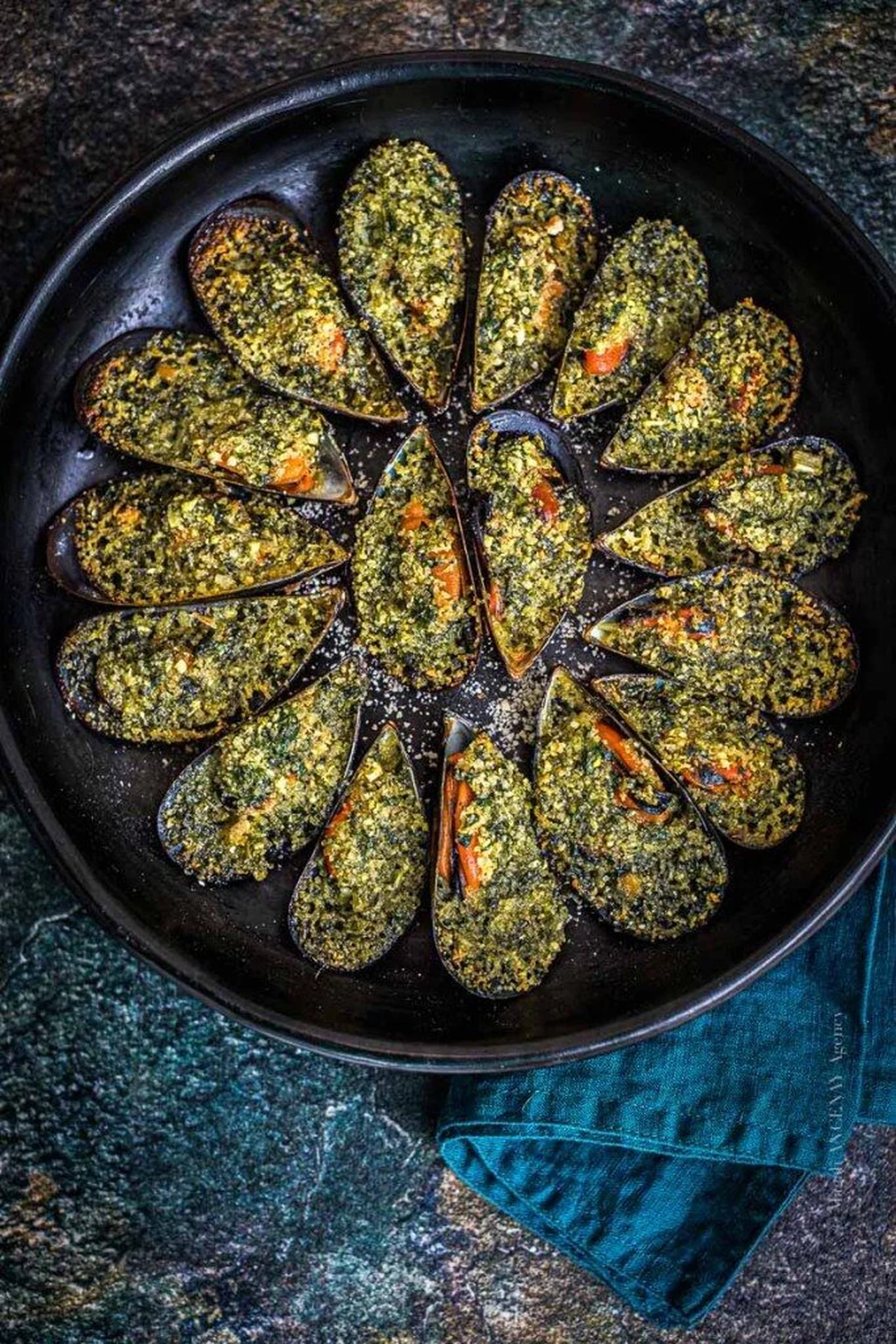 Moules gratinées persillade de Cyril Lignac