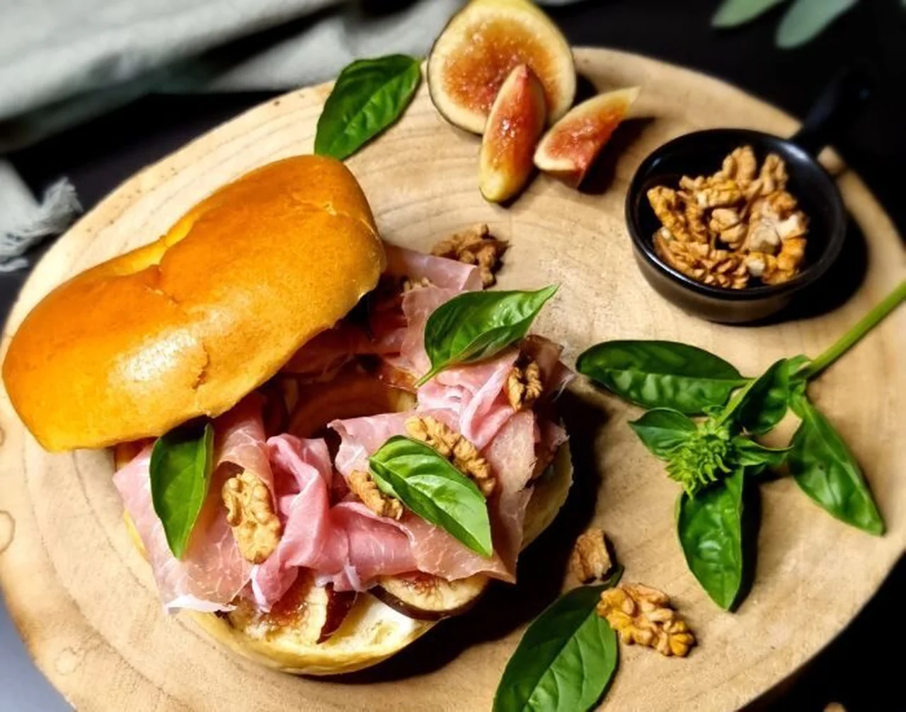 Bagel jambon cru, gorgonzola, figue