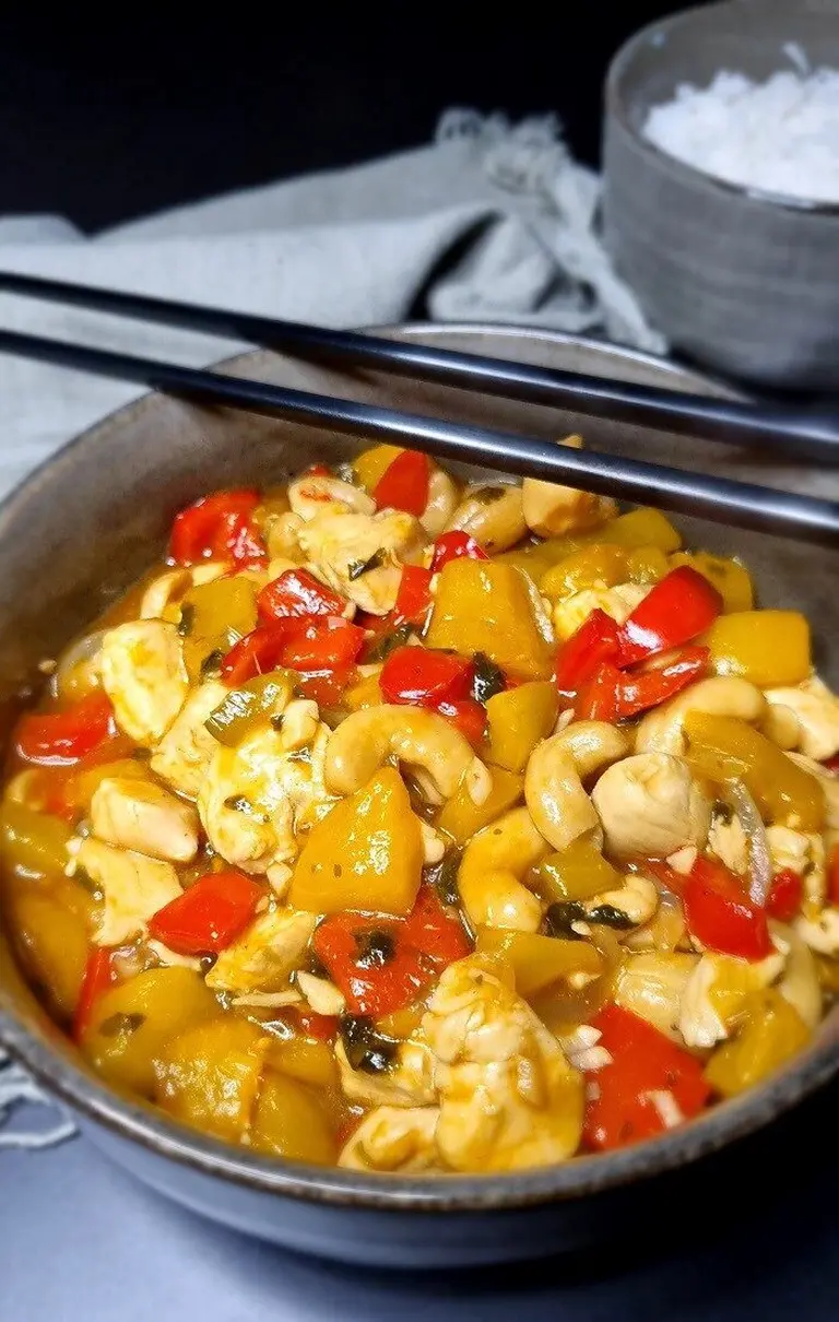 Poulet sauté aux noix de cajou
