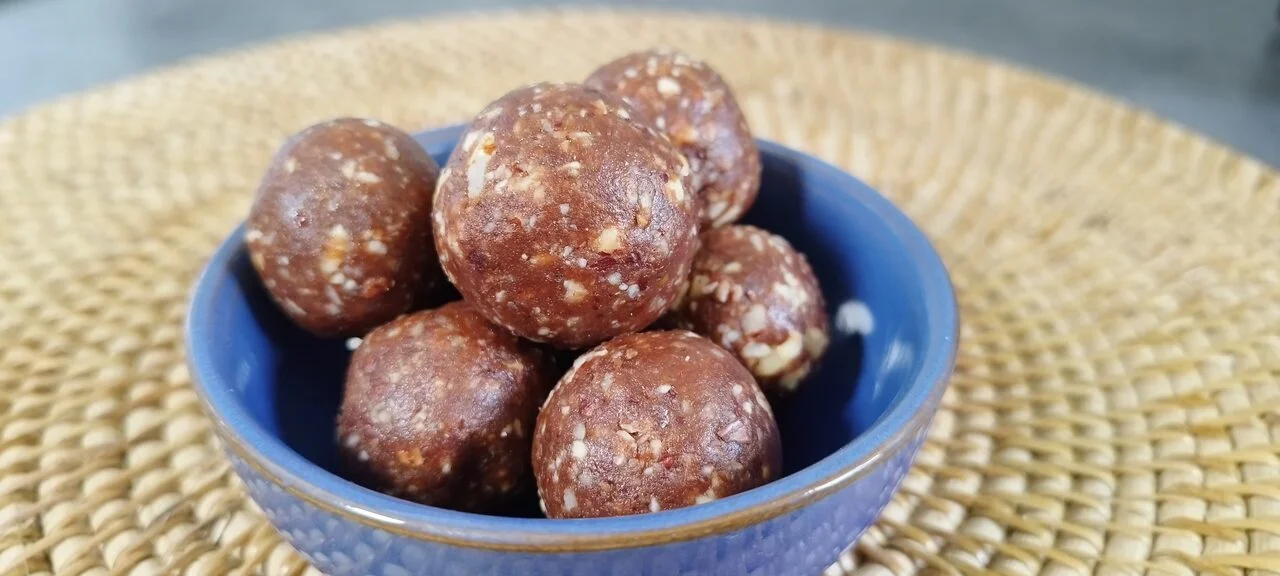 Energy balls choco-noisette
