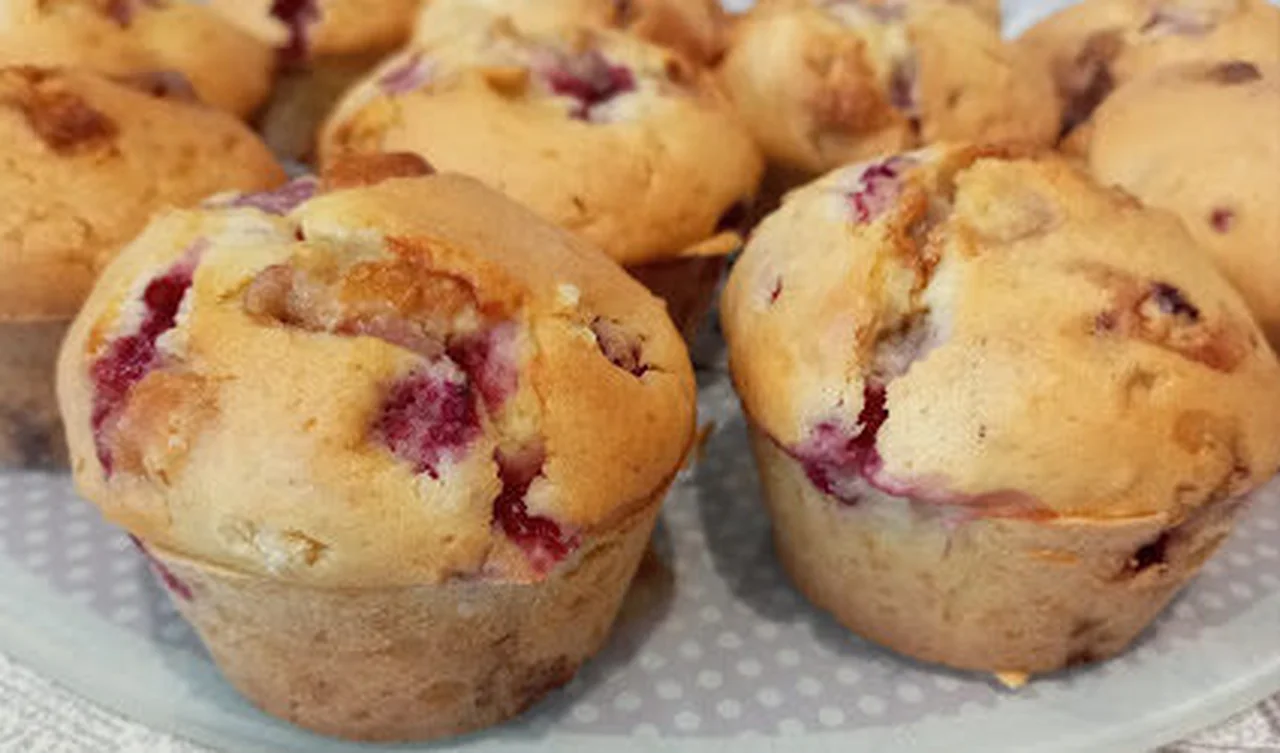 Muffins au chocolat blanc et à la framboise