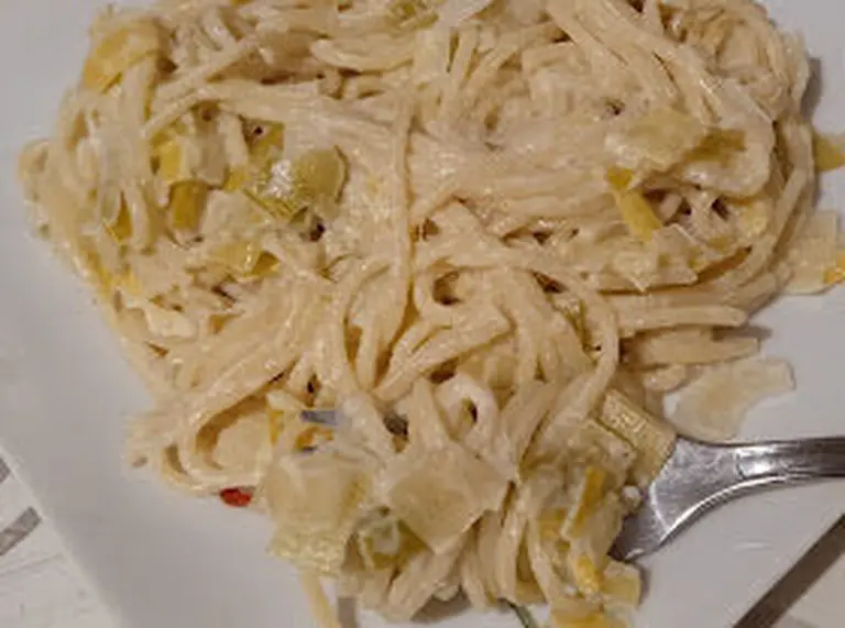 Spaghettis à la fondue de poireaux