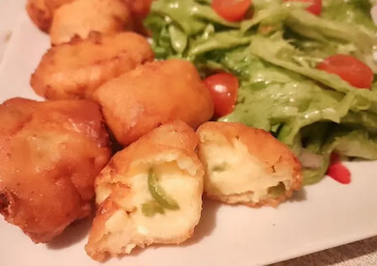 Petits beignets au fromage pimentés