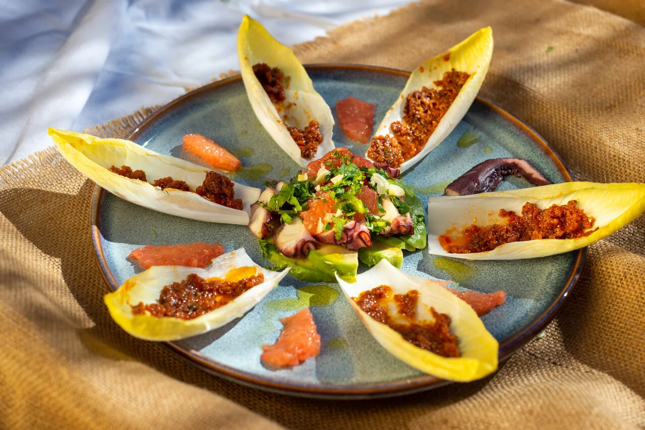Salade poulpe fumé, avocat et pamplemousse