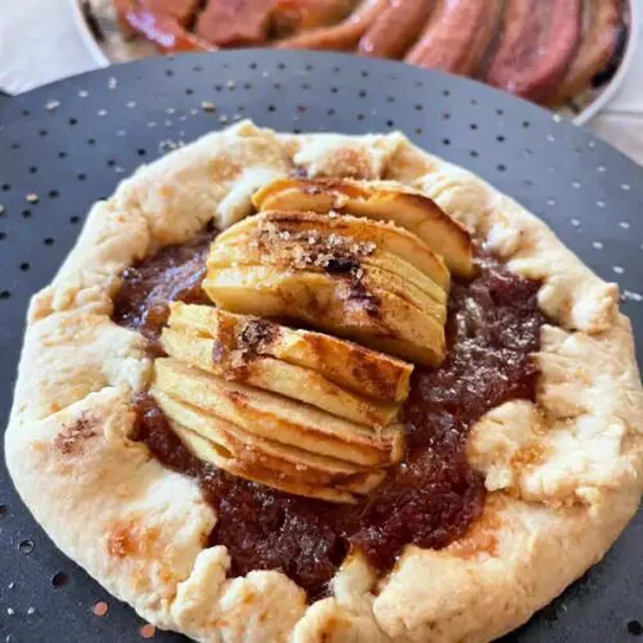 Tarte rustique aux pommes et abricot-pays