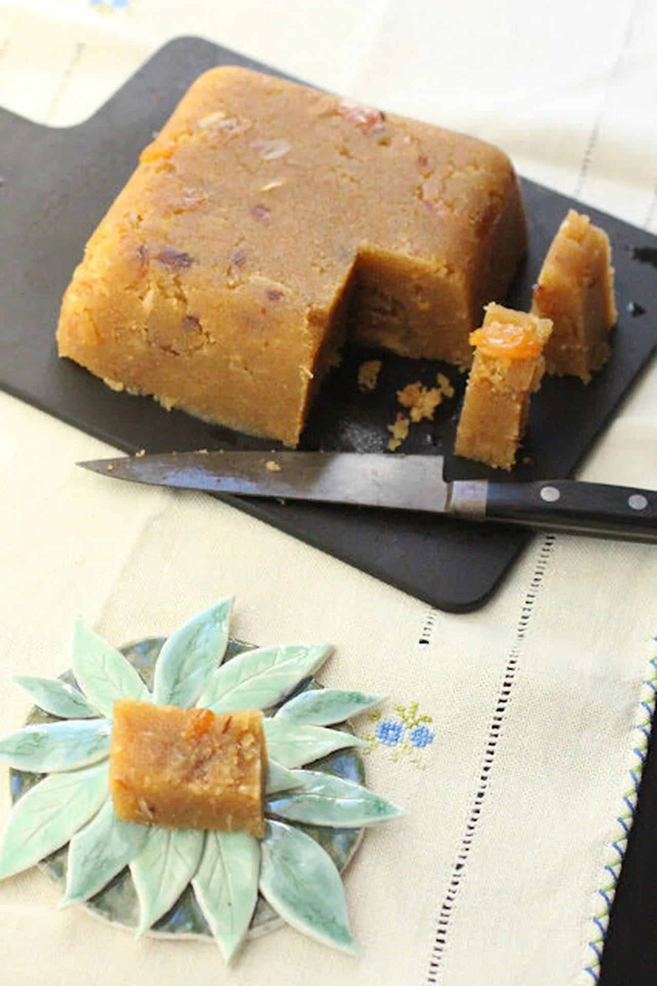 Halva de semoule au miel et à la gomme mastic