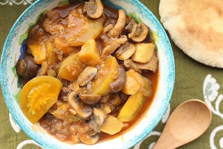 Mijoté de champignons et tomates vertes à la grecque