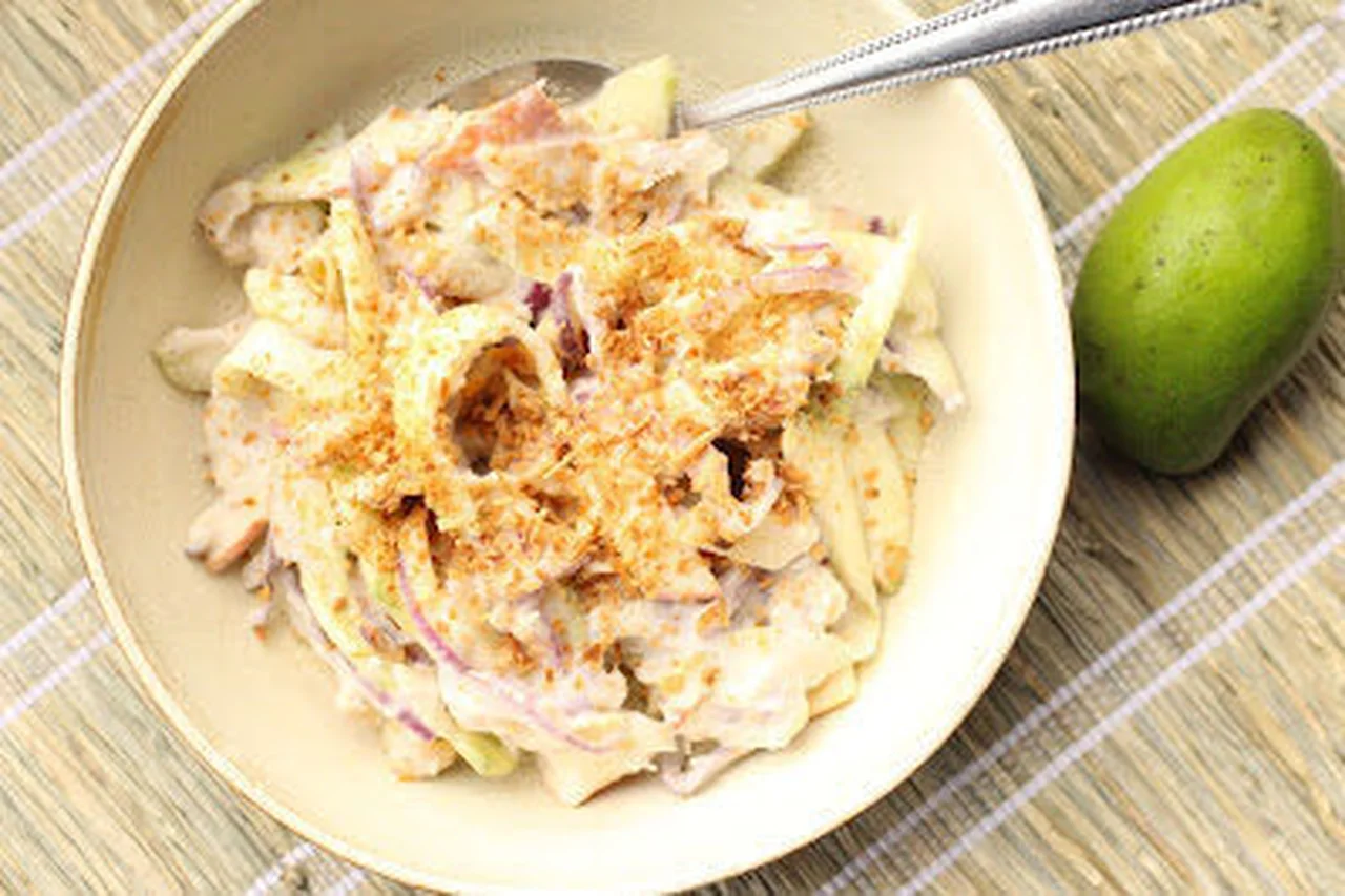 Salade de poisson séché et de mangue verte