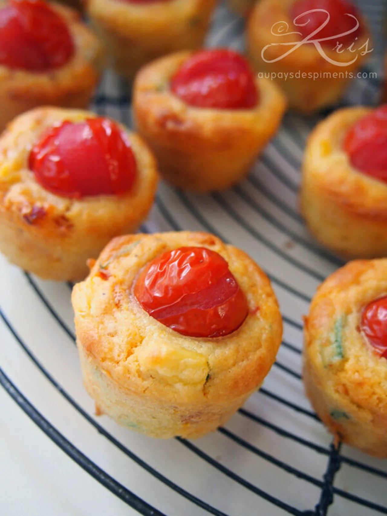 Mini cakes au curry vert et tomates cerises