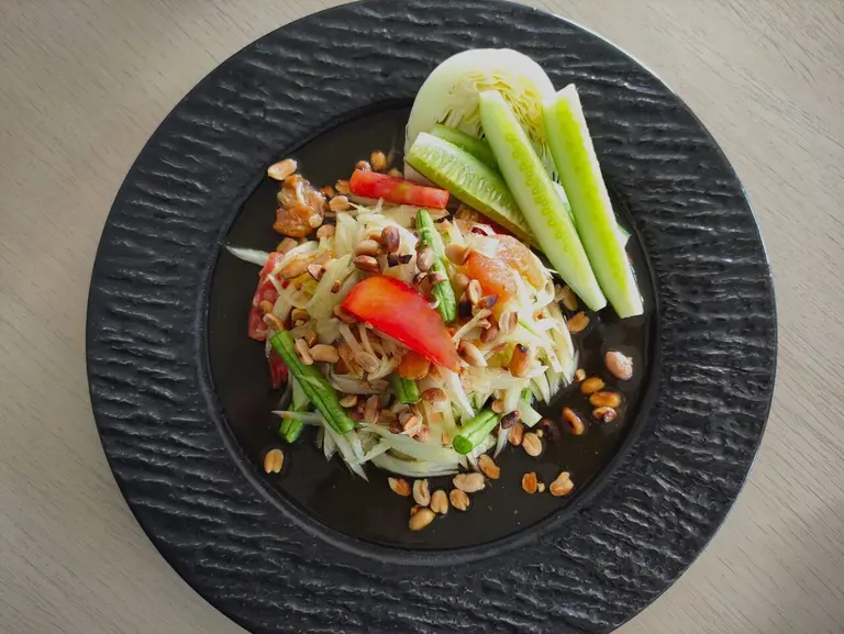 Salade thaïe de papaye verte