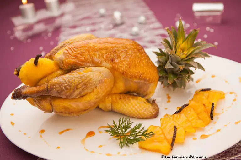 Chapon de pintade à l'ananas et au poivre d'Indonésie