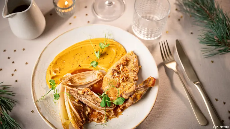 Suprêmes de pintade en croûte de noix