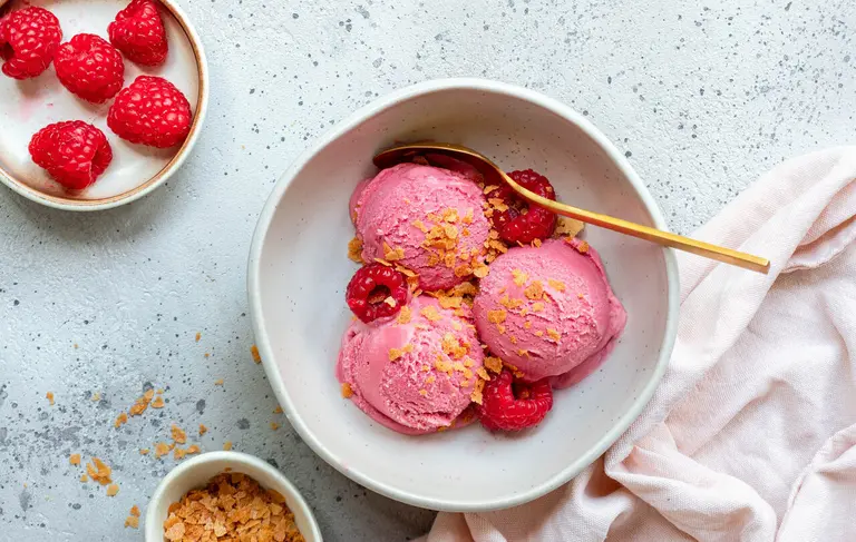 Crème glacée à la framboise