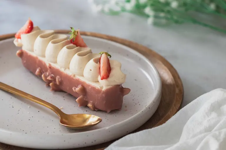 Entremets fraises-amande
