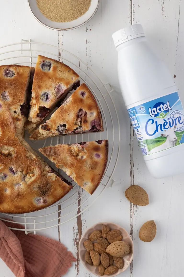 Clafoutis aux griottes et lait de chèvre