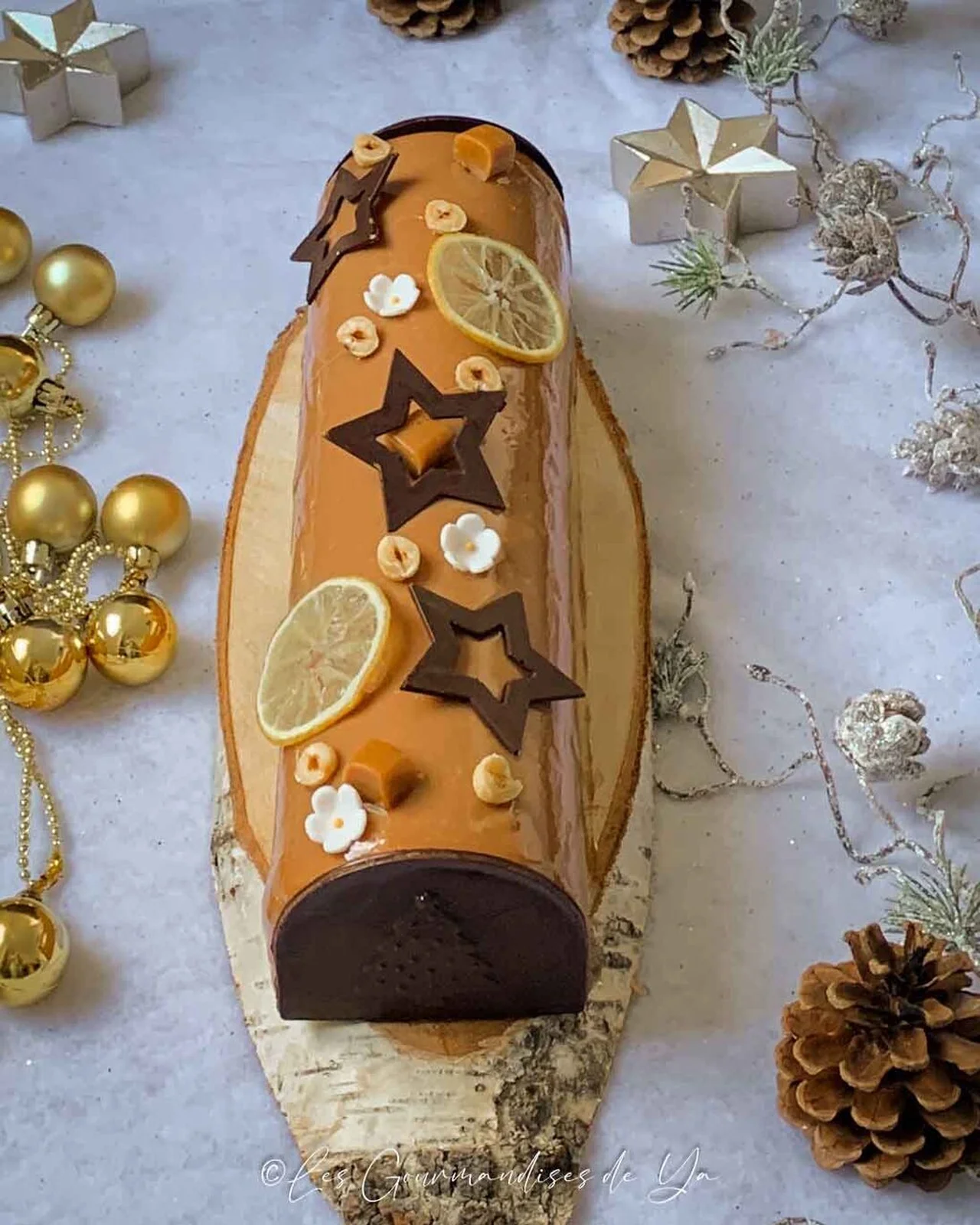 Bûche citron, noisette et caramel beurre salé
