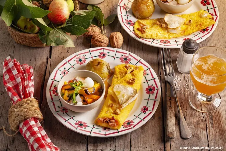 Omelette normande au Neufchâtel et andouille de Vire