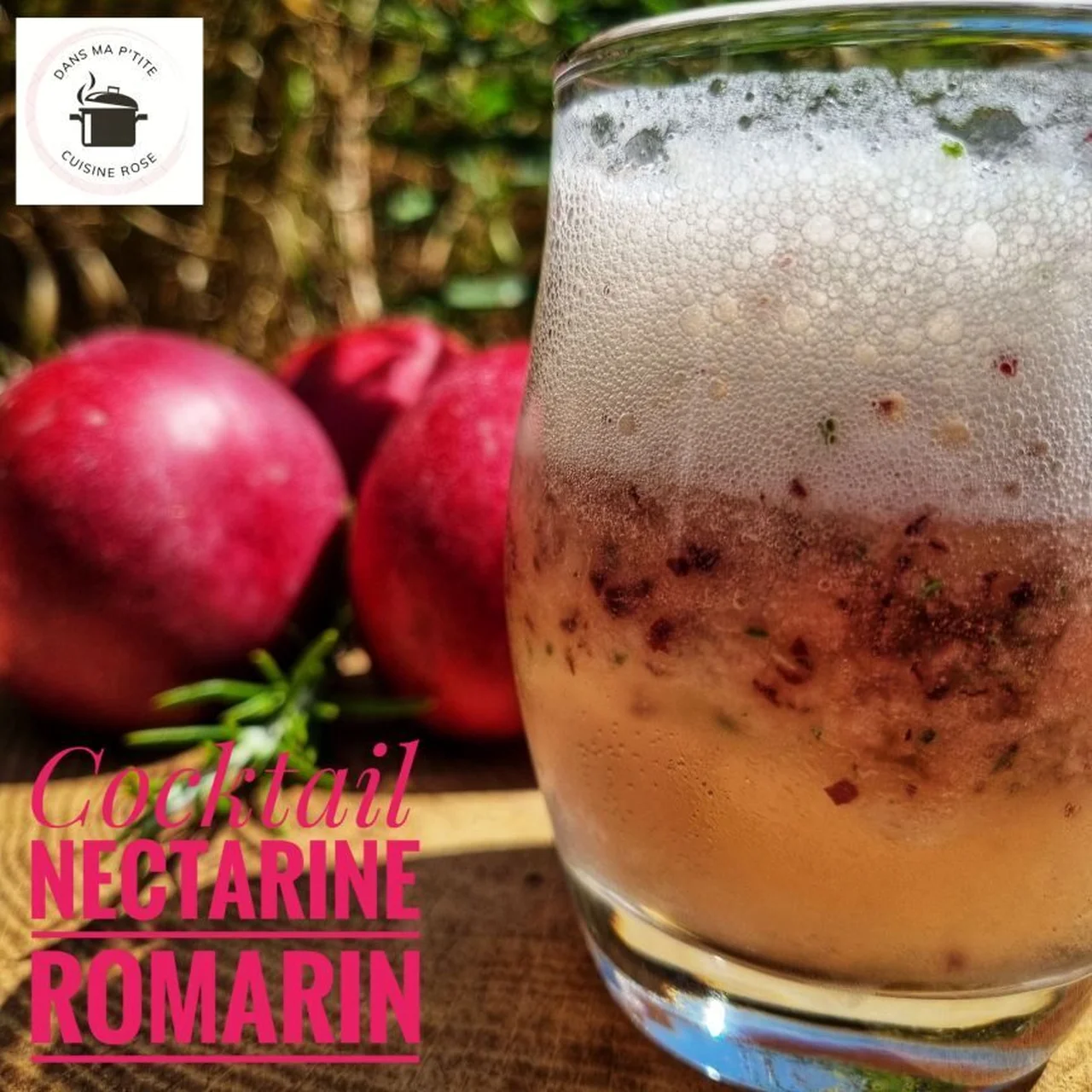 Cocktail nectarine et romarin avec ou sans alcool