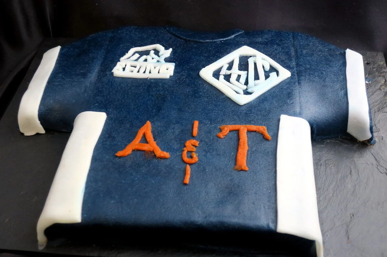 Gâteau d'anniversaire maillot équipe de rugby
