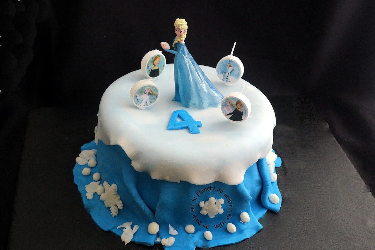 Gâteau d'anniversaire Reine des neiges
