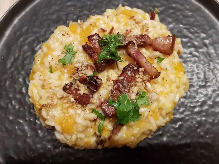 Risotto de courge butternut, lard et noix