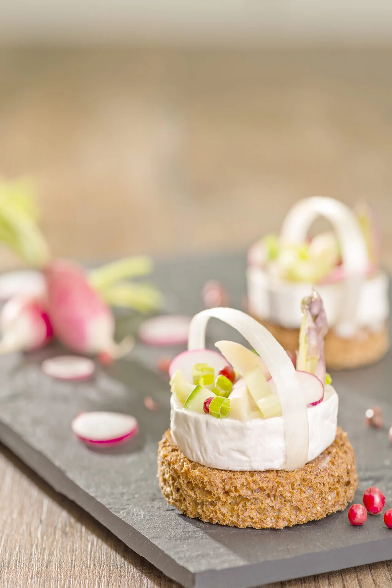 Bûchette affinée et petits légumes de saison