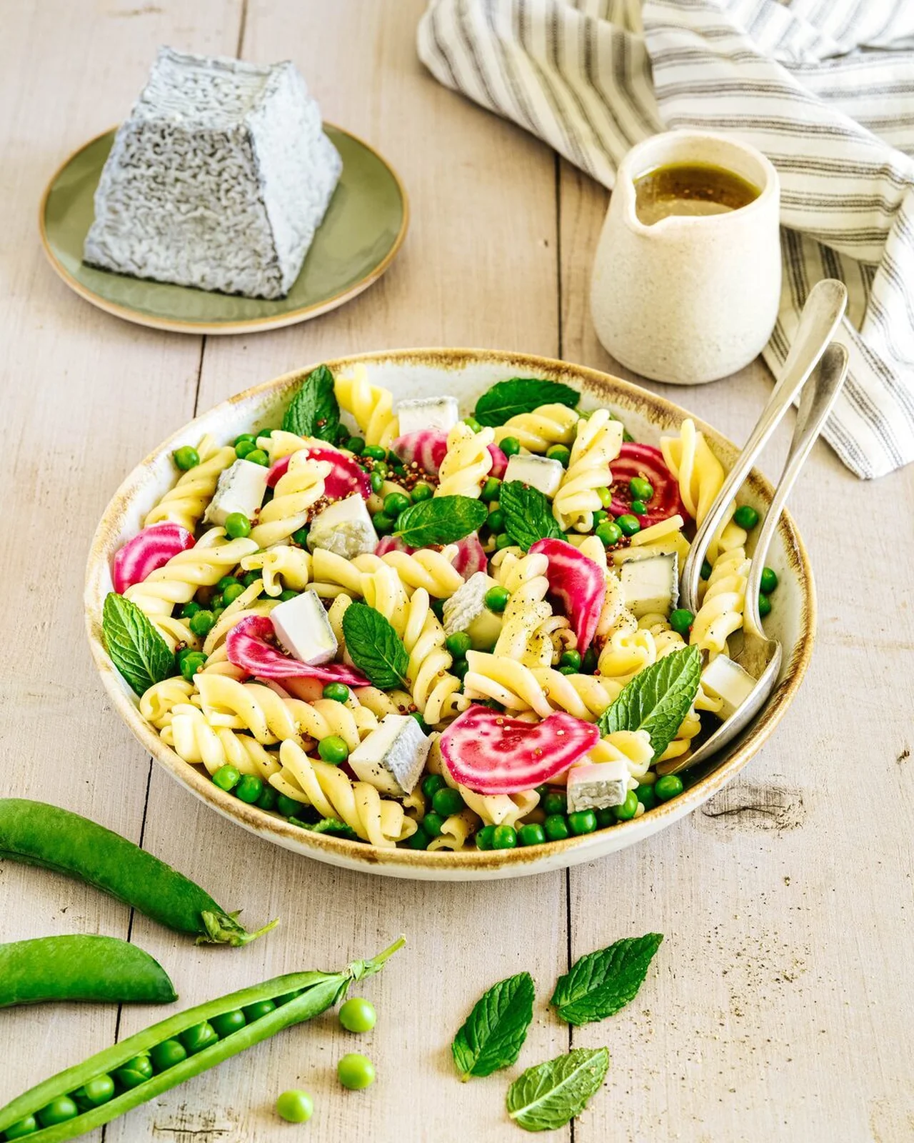 Salade de pâtes aux petits pois et Valençay AOP
