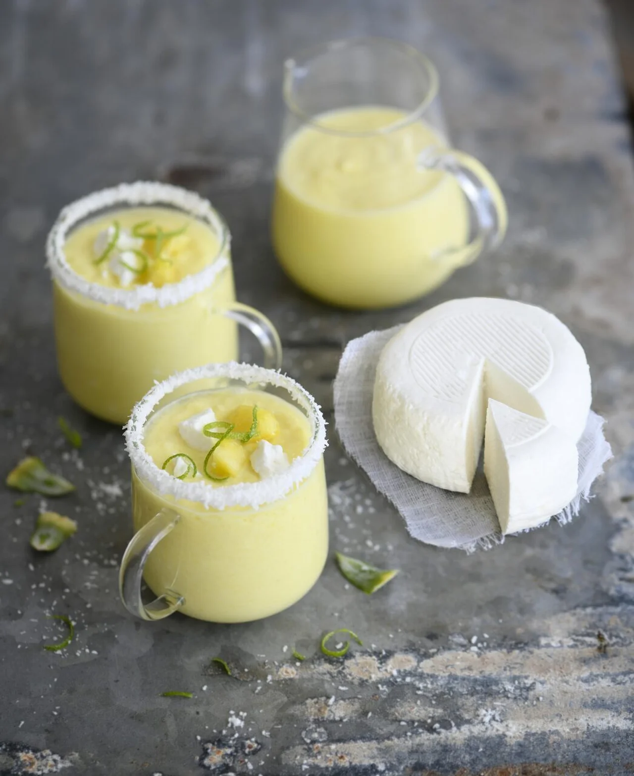 Smoothie au chèvre frais ananas coco