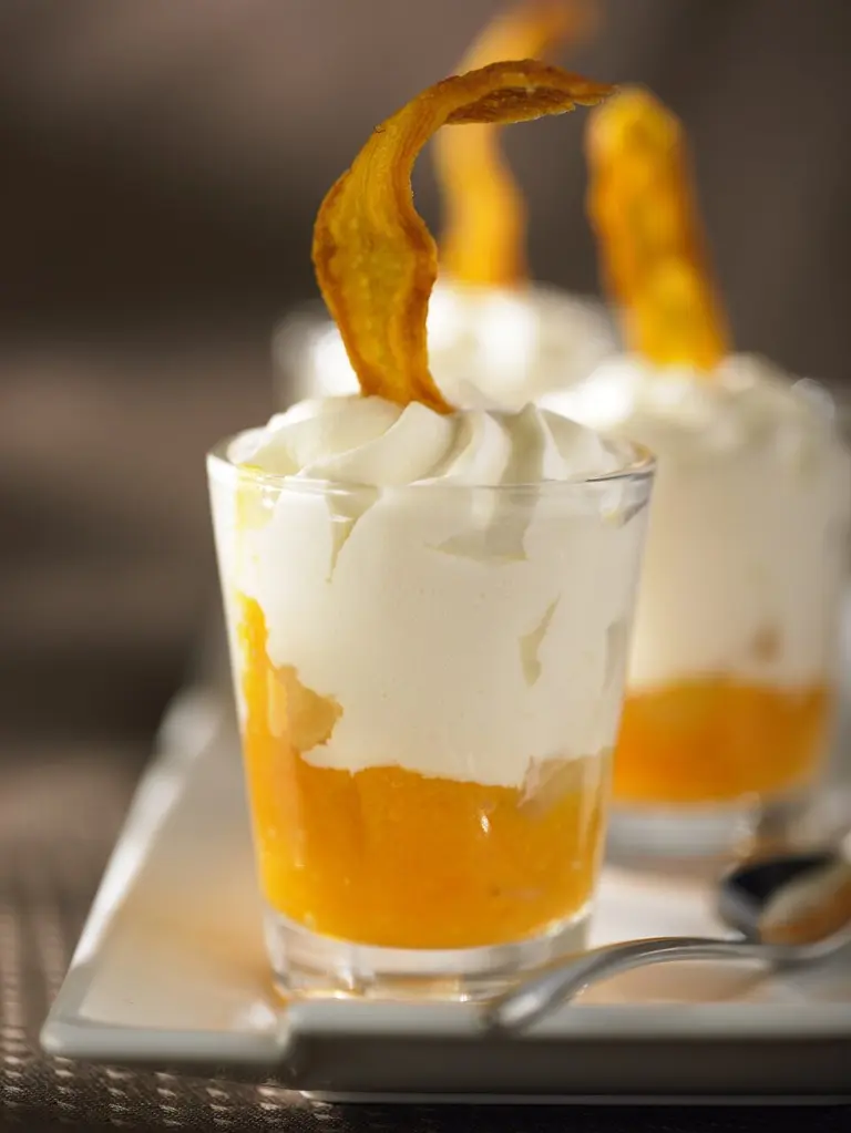 Verrine chèvre frais, carottes confites, ananas rôti