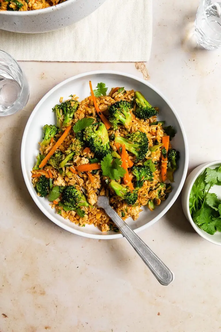 Riz sauté au tofu à l'indonésienne