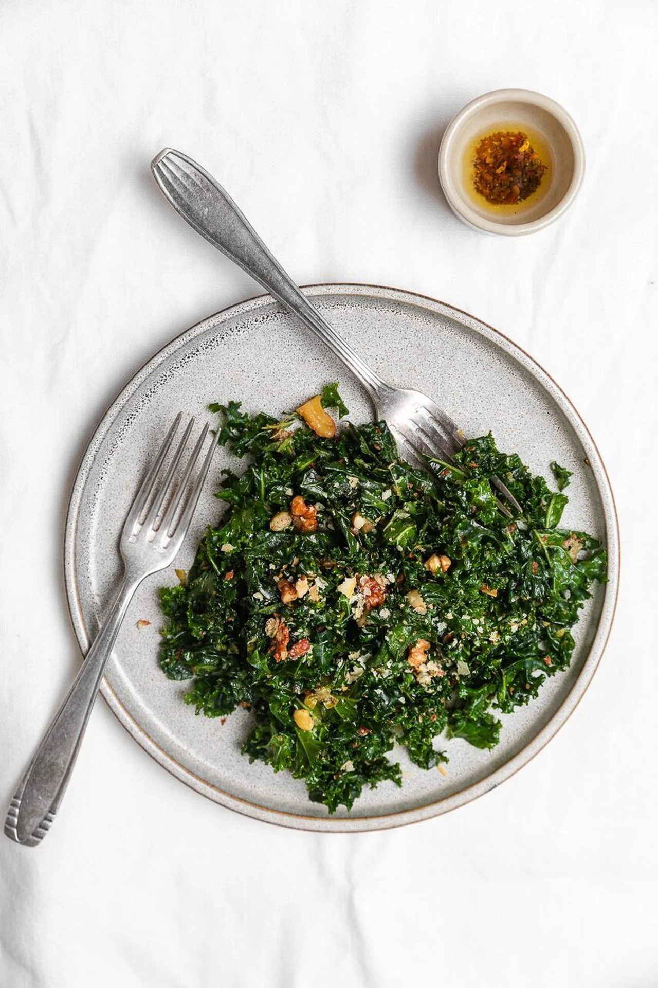 Salade de chou kale et pesto de tomates séchées