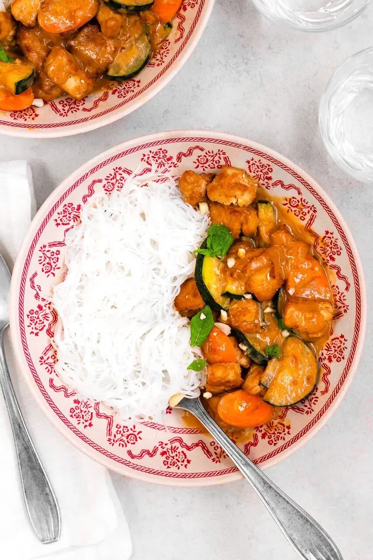 Tofu à la sauce crémeuse aux arachides