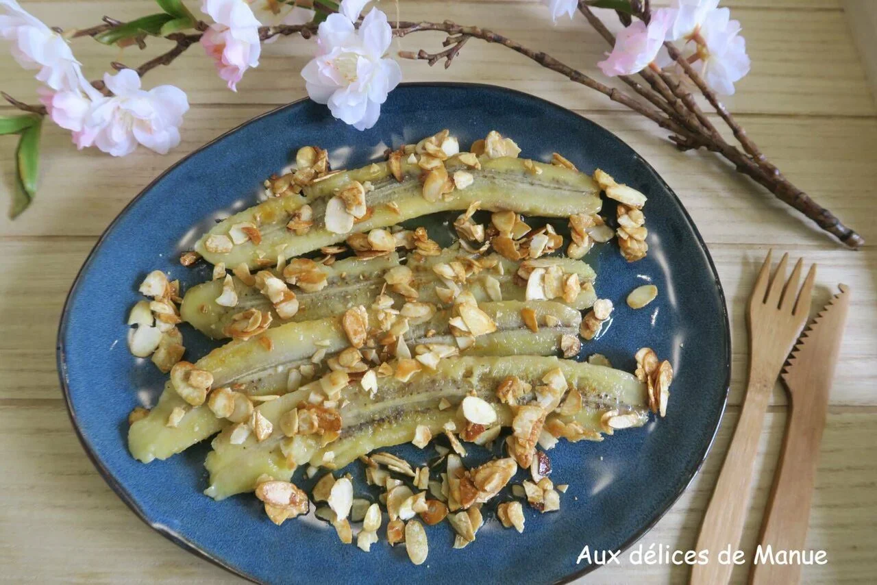 Bananes flambées aux amandes caramélisées