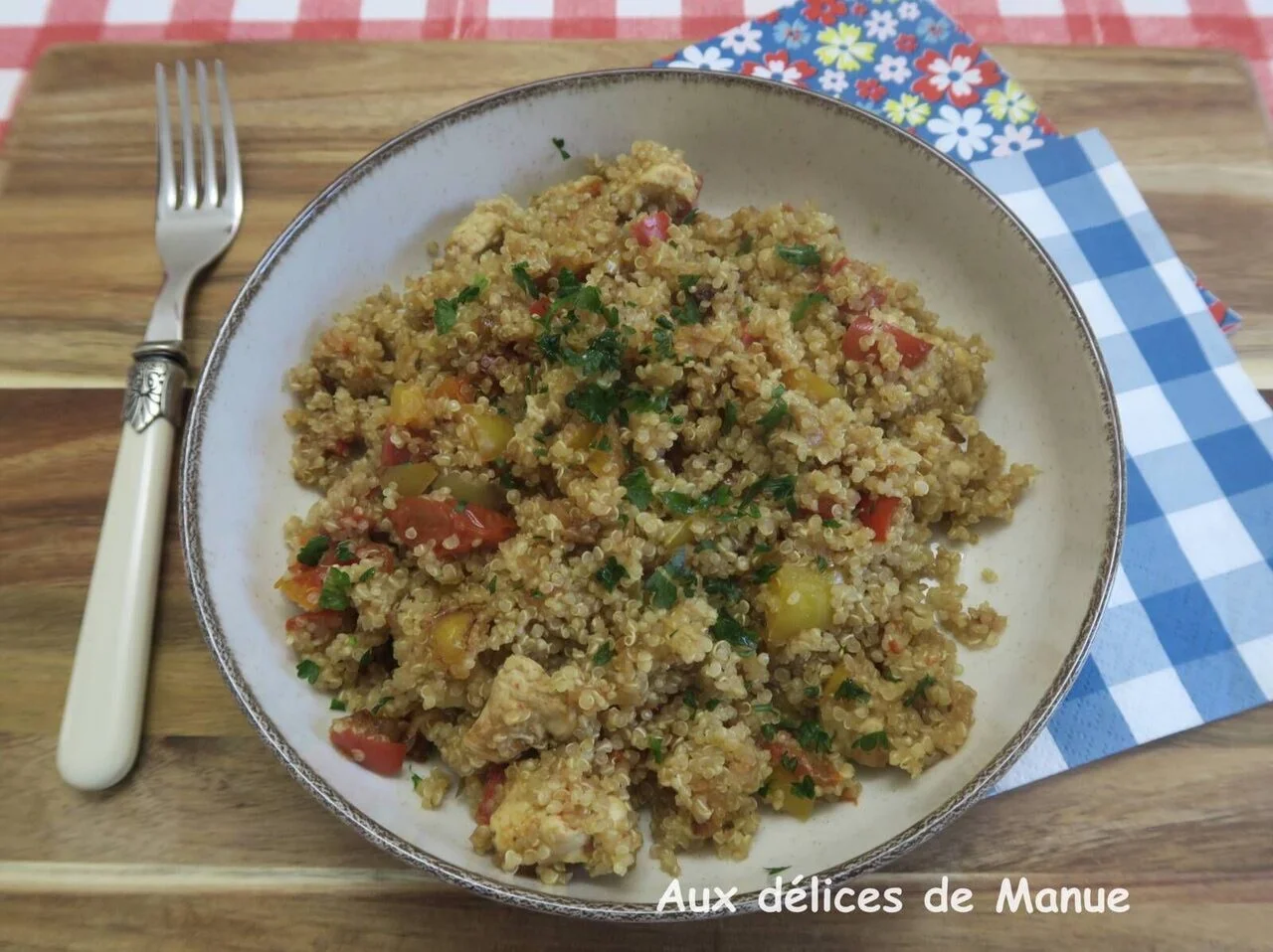 Quinoa au poulet, poivron et tomates séchées