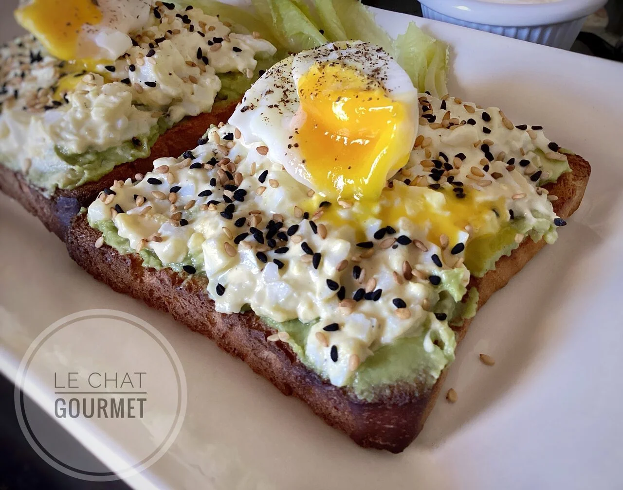 Toasts à l'avocat et aux œufs