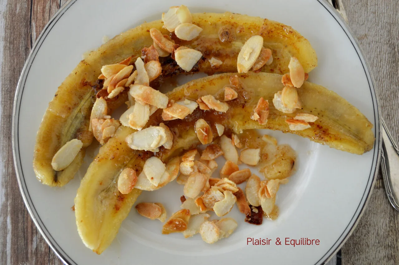 Bananes caramélisées aux amandes sucrées
