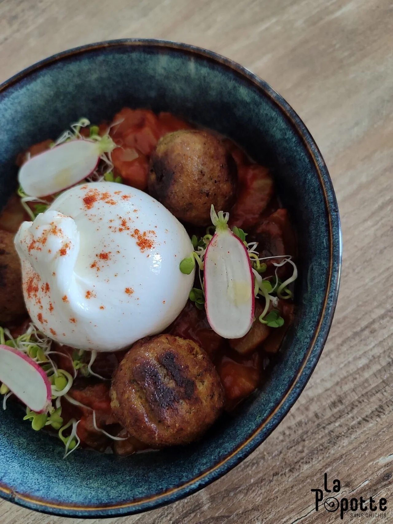 Ratatouille froide, falafels et burratina