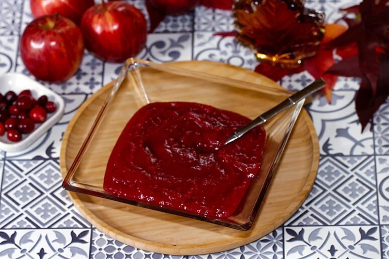 Compote de pommes aux canneberges et sirop d'érable