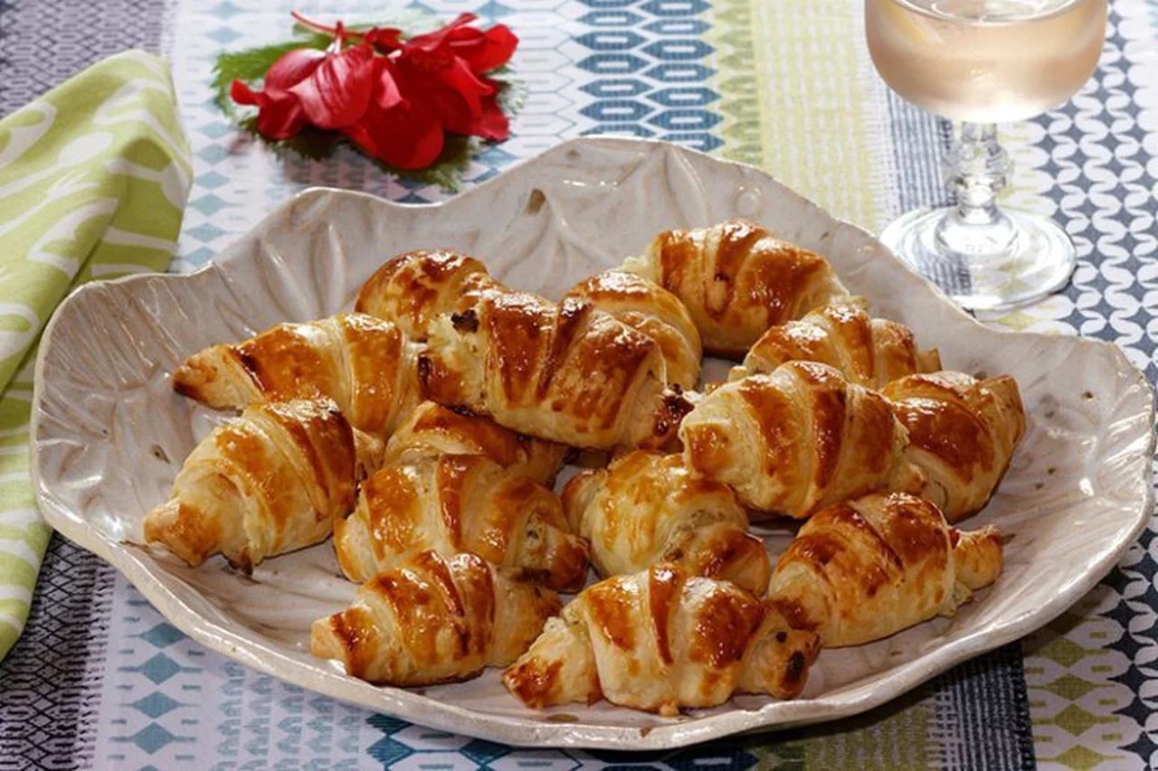 Minis croissants feuilletés saumon et fromage