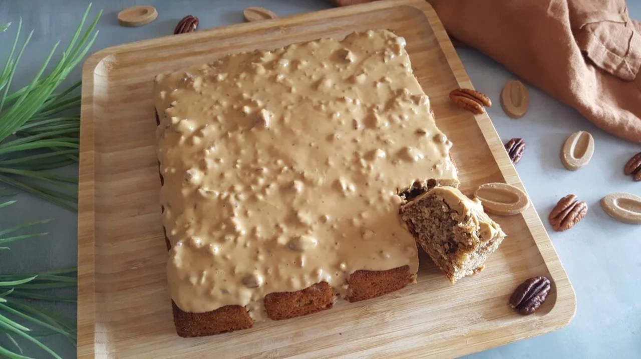 Cake noix de pécan, glaçage chocolat Dulcey