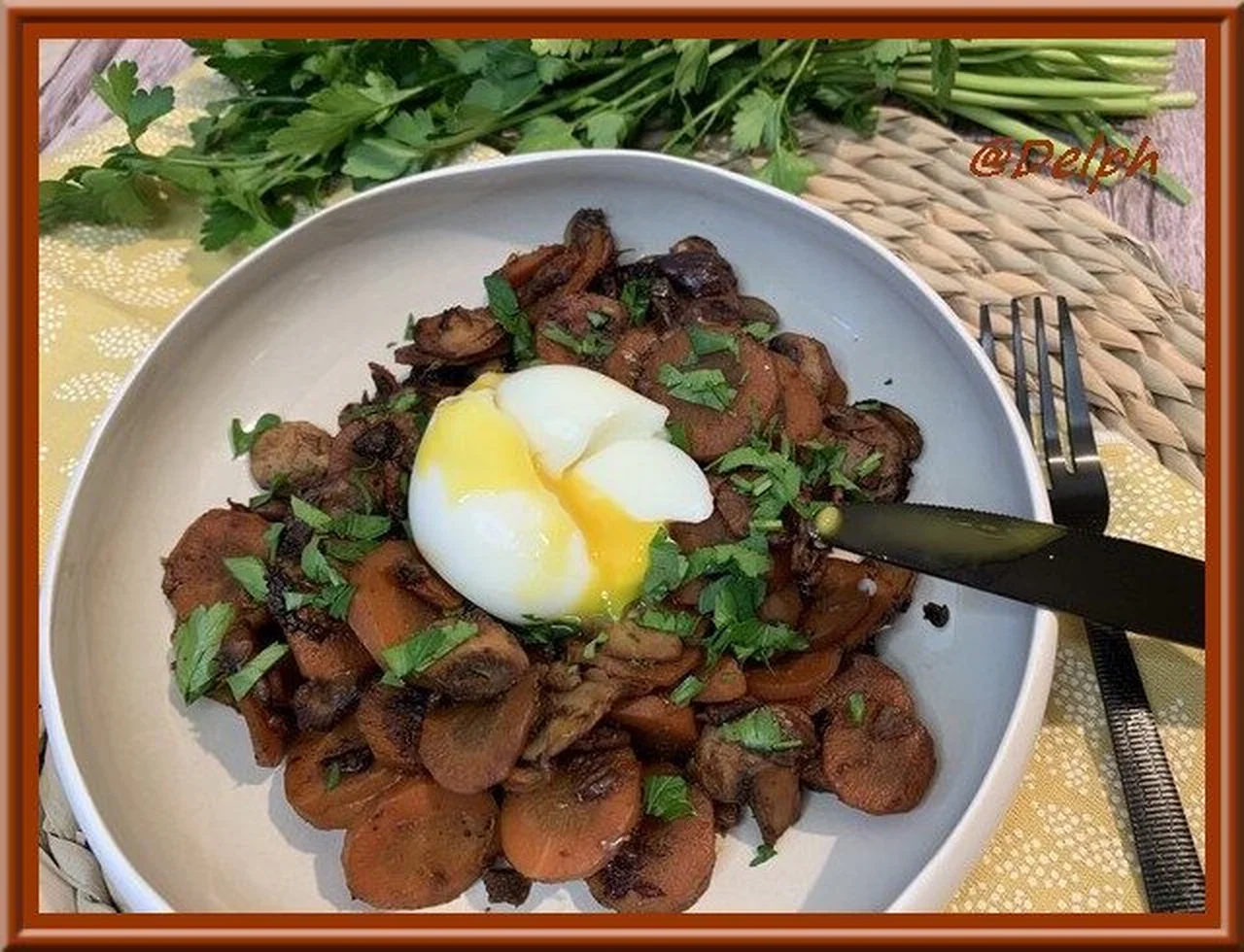 Poêlée de champignons, carottes et œuf mollet