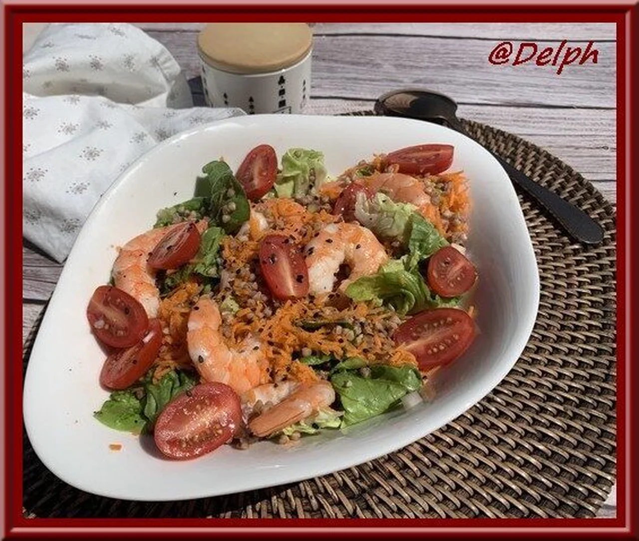Salade de sarrasin, carottes, tomates et crevettes