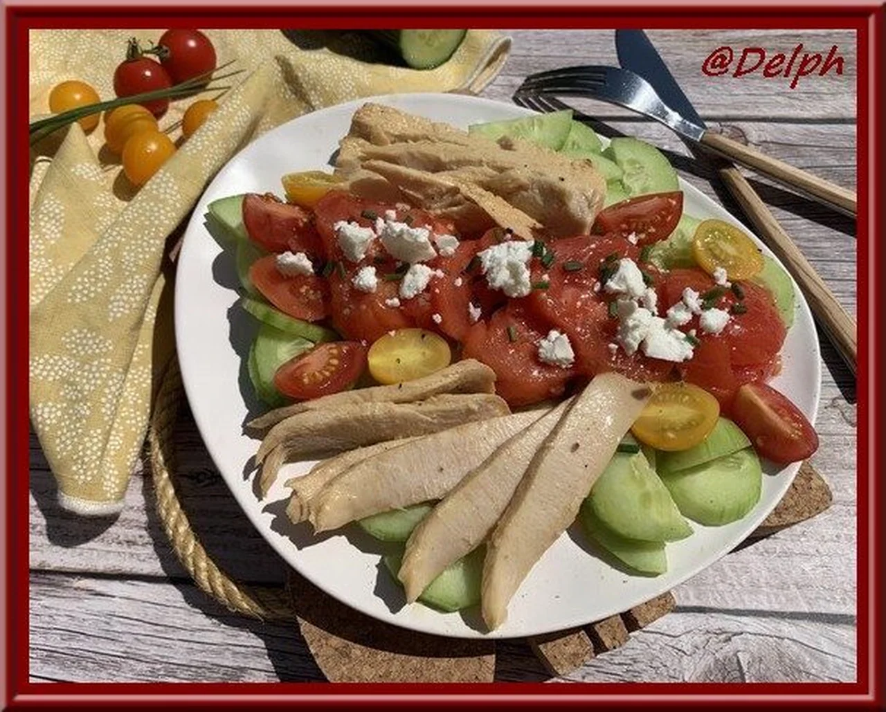 Salade de tomates, concombre et thon blanc