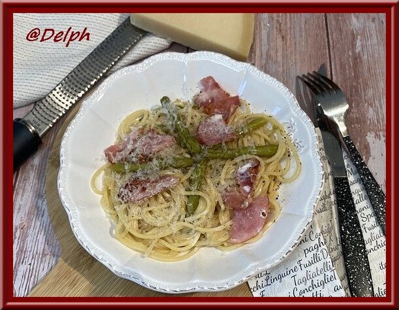 Spaghetti aux asperges et chips de bacon