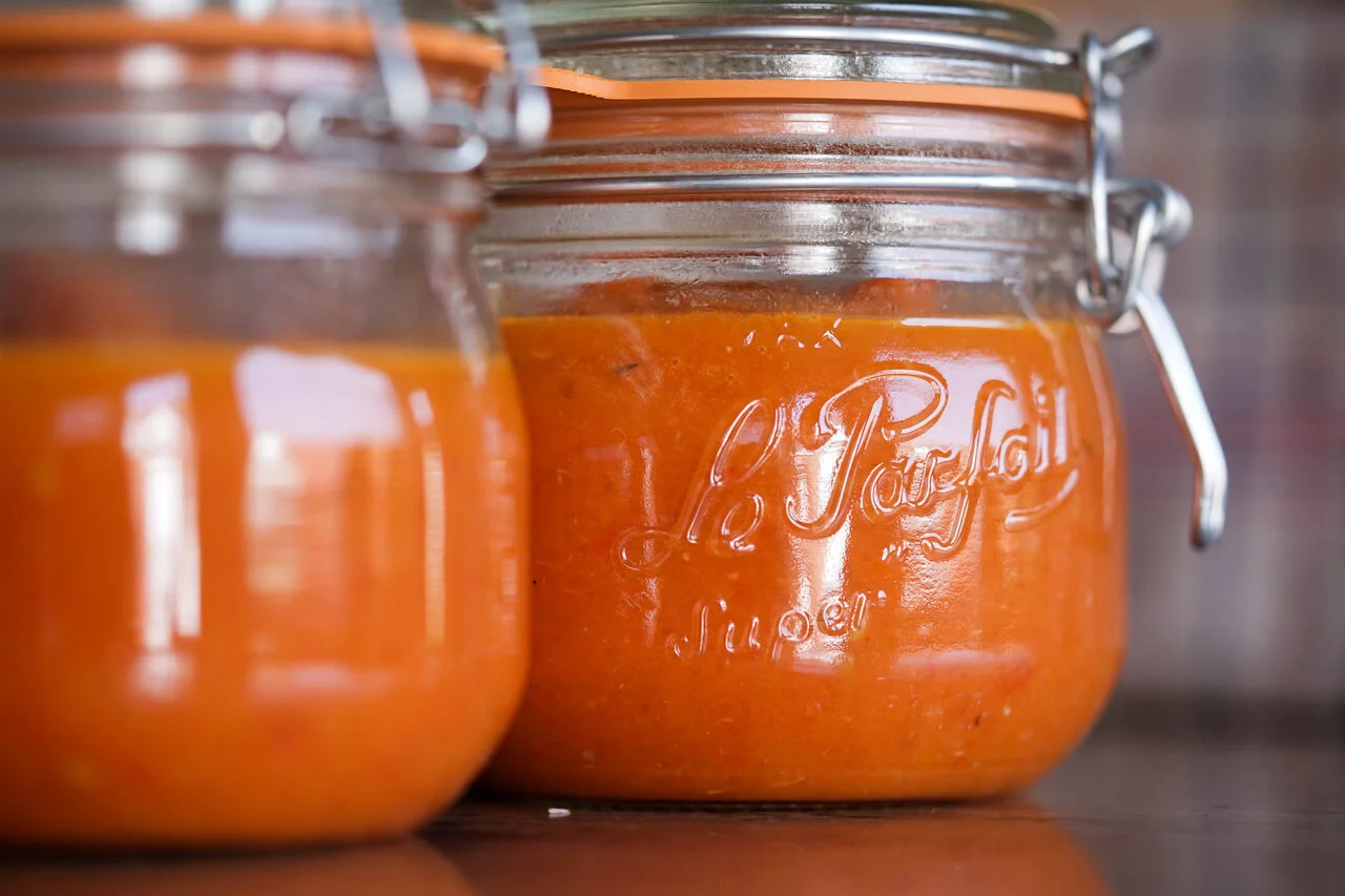 Conserves de coulis de tomates et poivrons