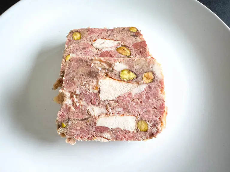 Terrine de campagne foies de volailles pistaches