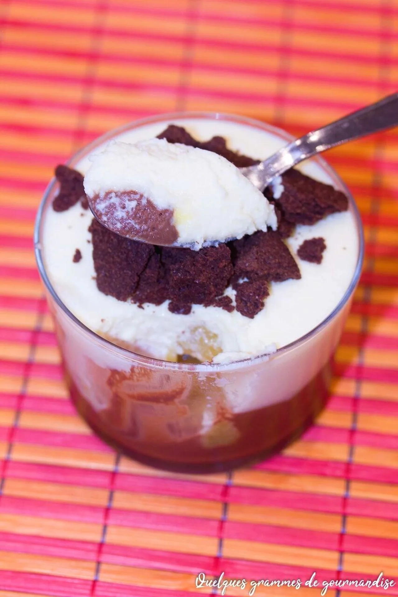 Mousse au rhum, ananas et chocolat
